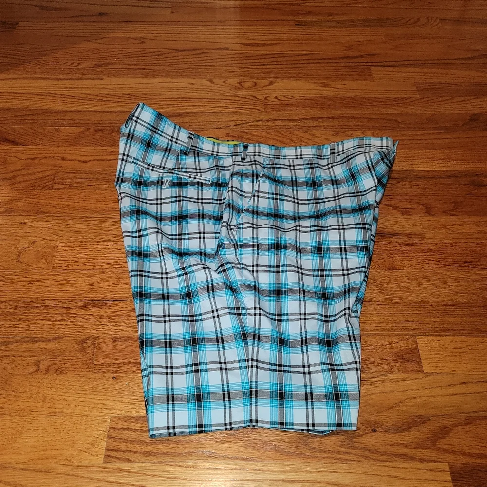 Louis Raphael - Picture 3 of 5